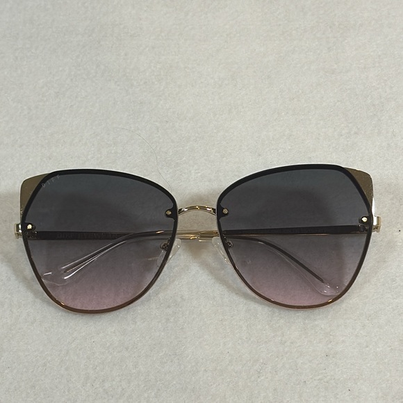 DIFF Eyewear Cora Sunglasses Gold + Blue to Lavender flash New in Box - Picture 2 of 12